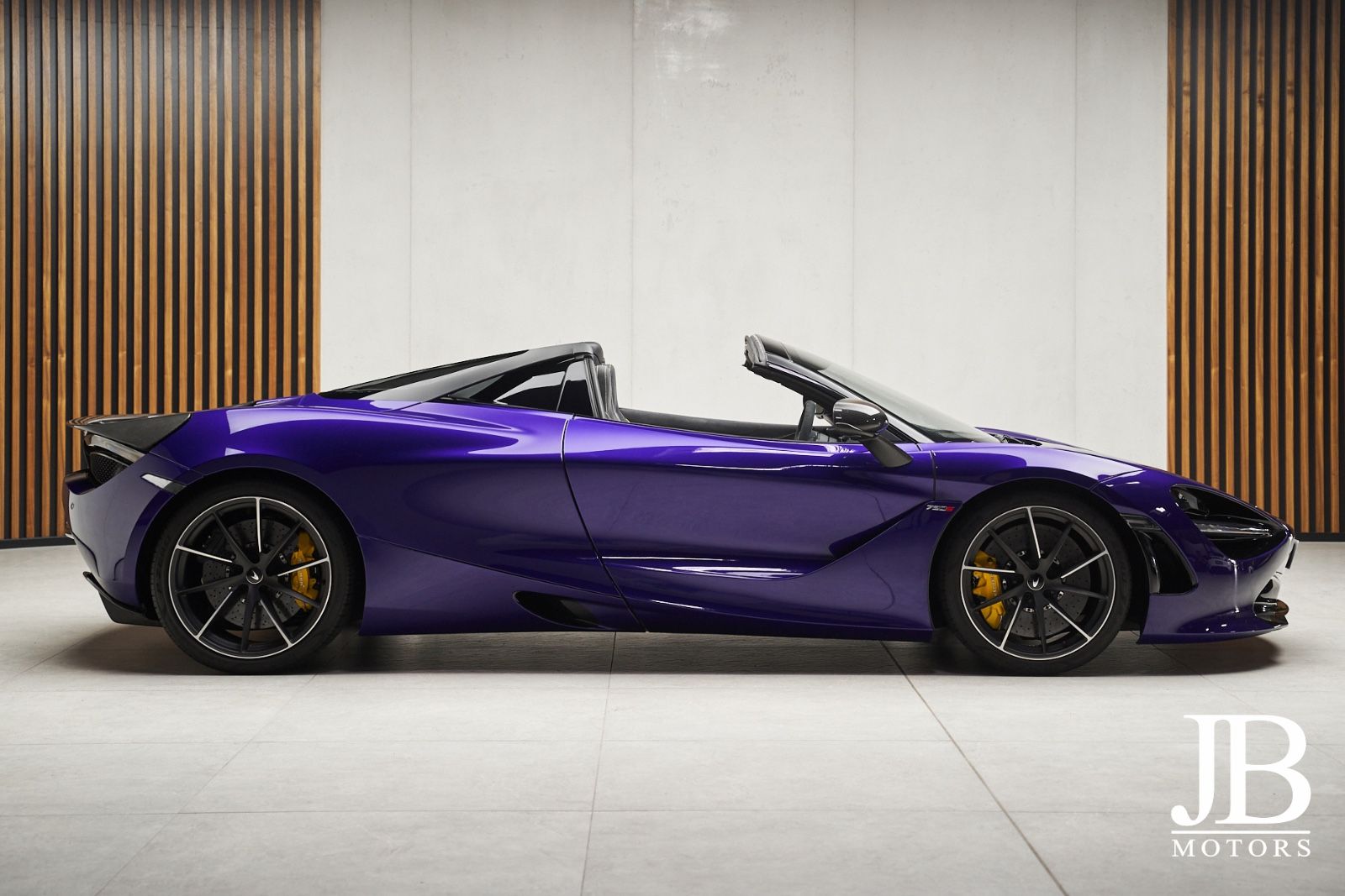 Fahrzeugabbildung McLaren 720s Spider MSO Carbon B&W Sound Lift Novitec