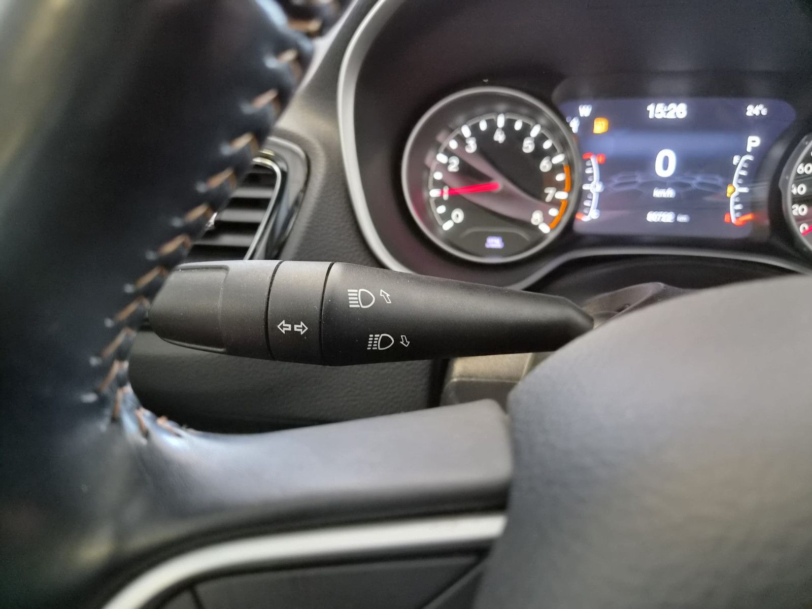 Fahrzeugabbildung Jeep Compass Limited 4WD / LED / NAVI / LEDER
