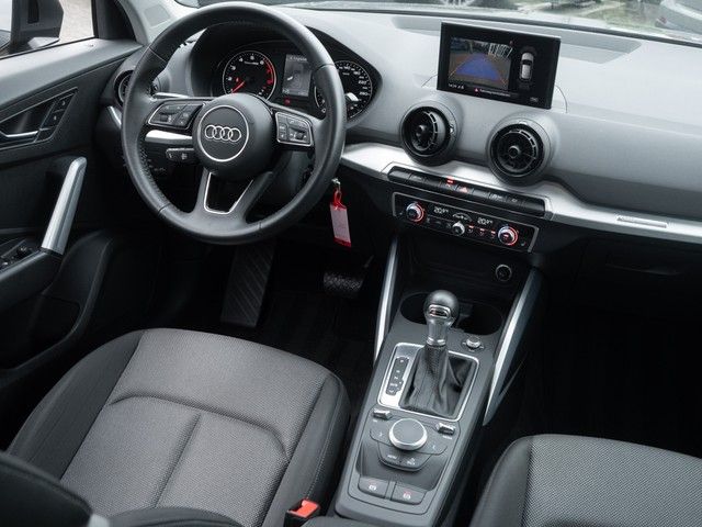 Q2 35 TFSI sport NAVI+RFK+LED