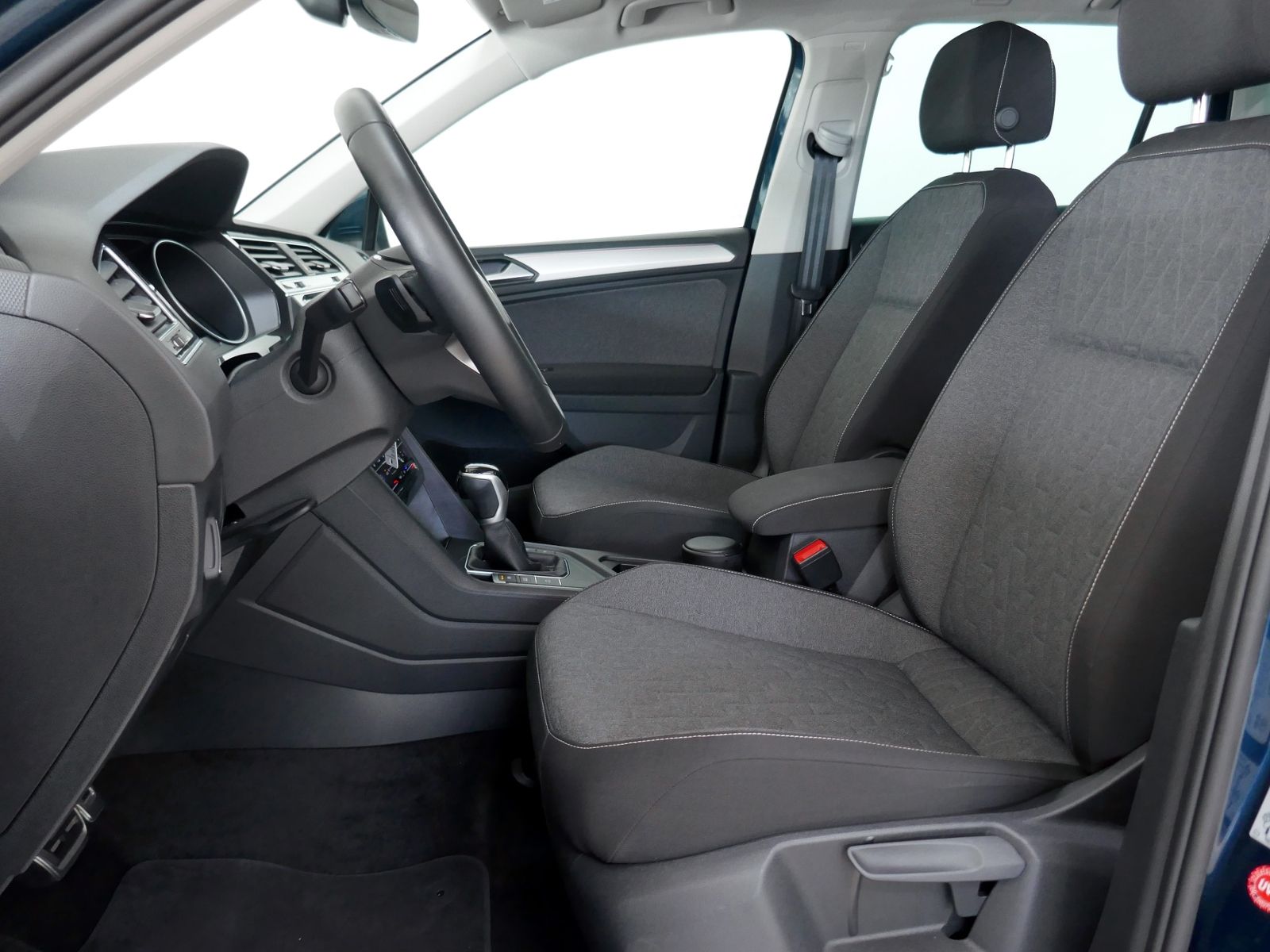 Fahrzeugabbildung Volkswagen Tiguan MOVE 1.5 TSI DSG | LED AHK RFK ACC