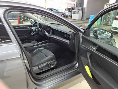 Passat Variant 1.5 eHybrid DSG BUSINESS LED+AHK+