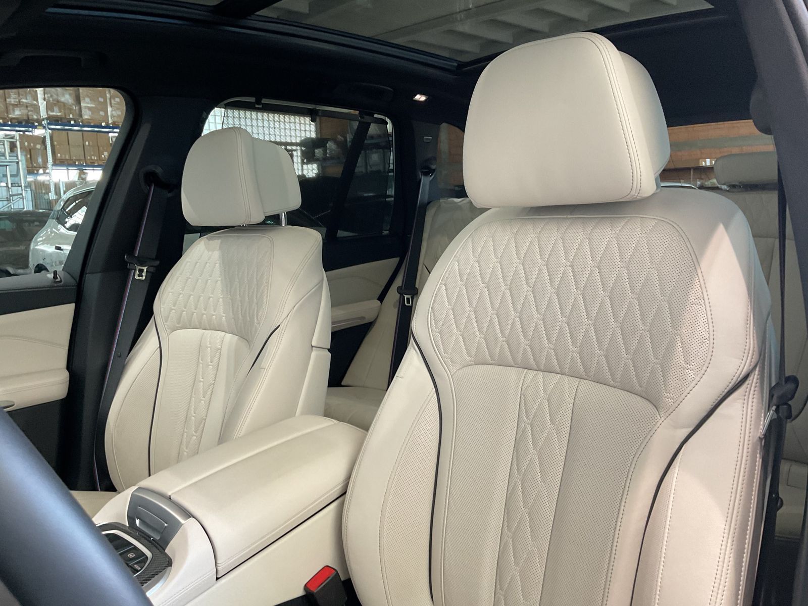 Fahrzeugabbildung BMW X5 xDrive40d Aktivlenkung, Sitzbelüftung, Standh