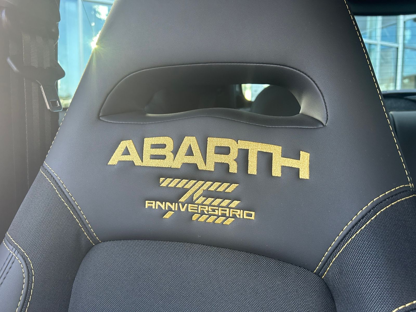 Fahrzeugabbildung Abarth 695 75 Anniversario 1.4 T-Jet BEATS