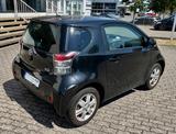 Toyota IQ 1,0-l-VVT-i - Kleiner schwarzer Stadtflitzer - Toyota IQ: 1.0
