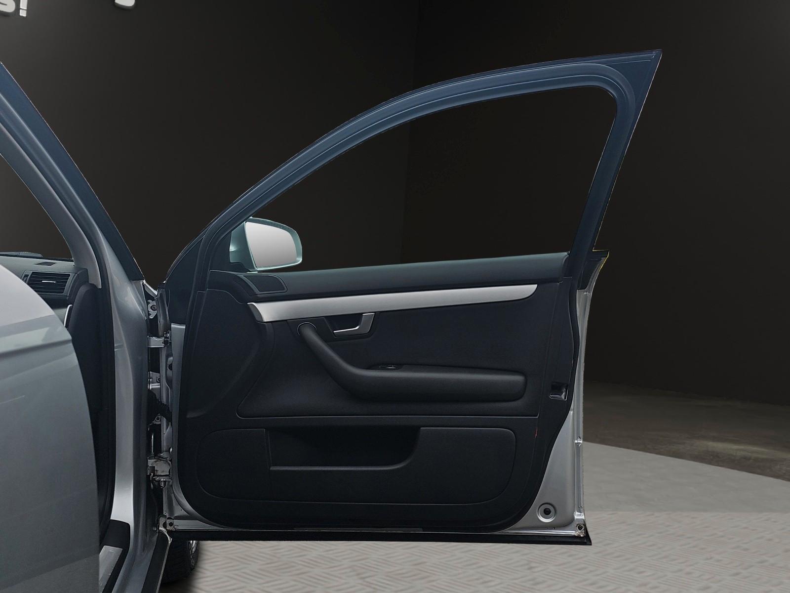 Audi A4 2006 — photo 34