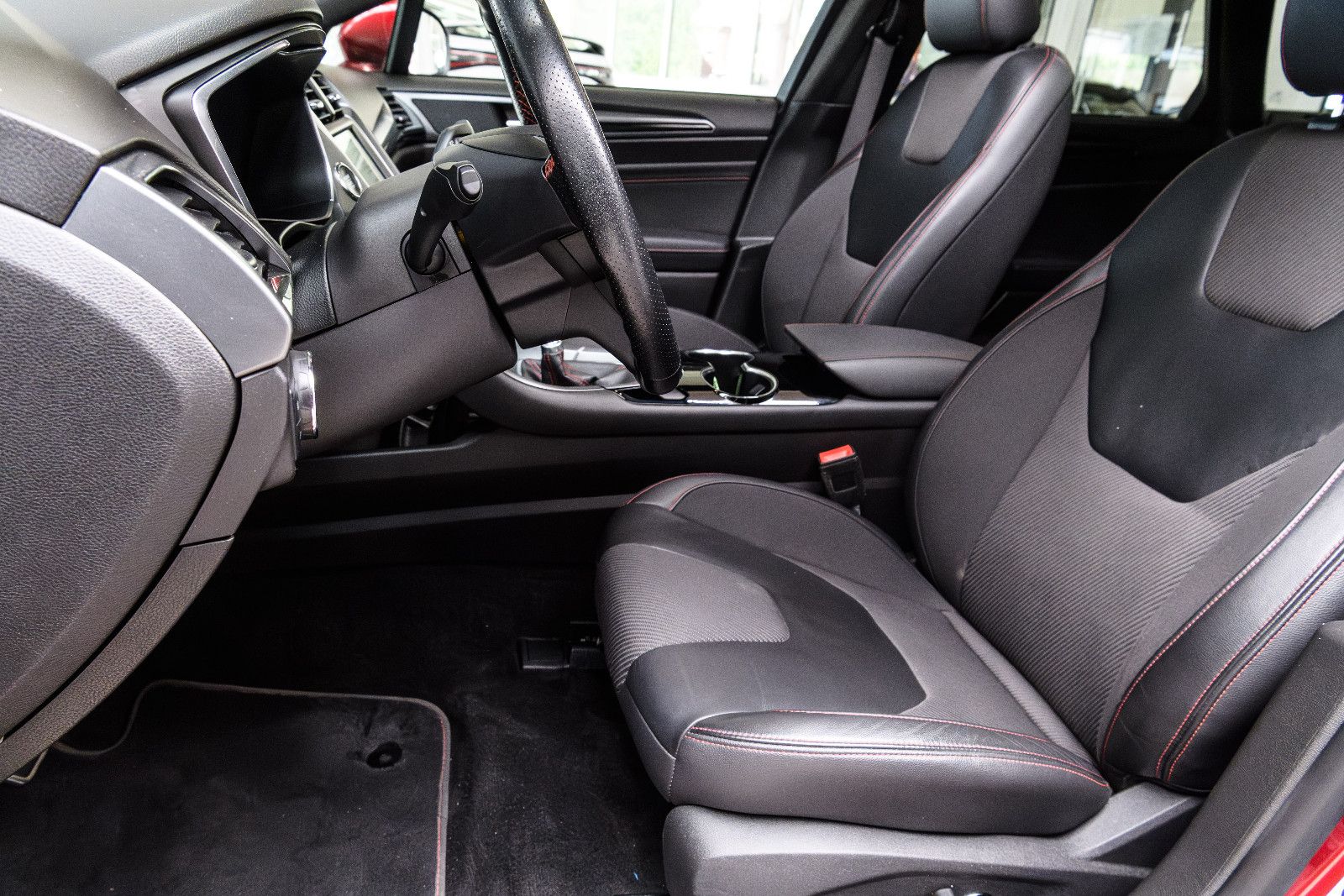Fahrzeugabbildung Ford Mondeo Turnier ST-Line+PANO+LED+GJR+ACC+SHZ+MEMO