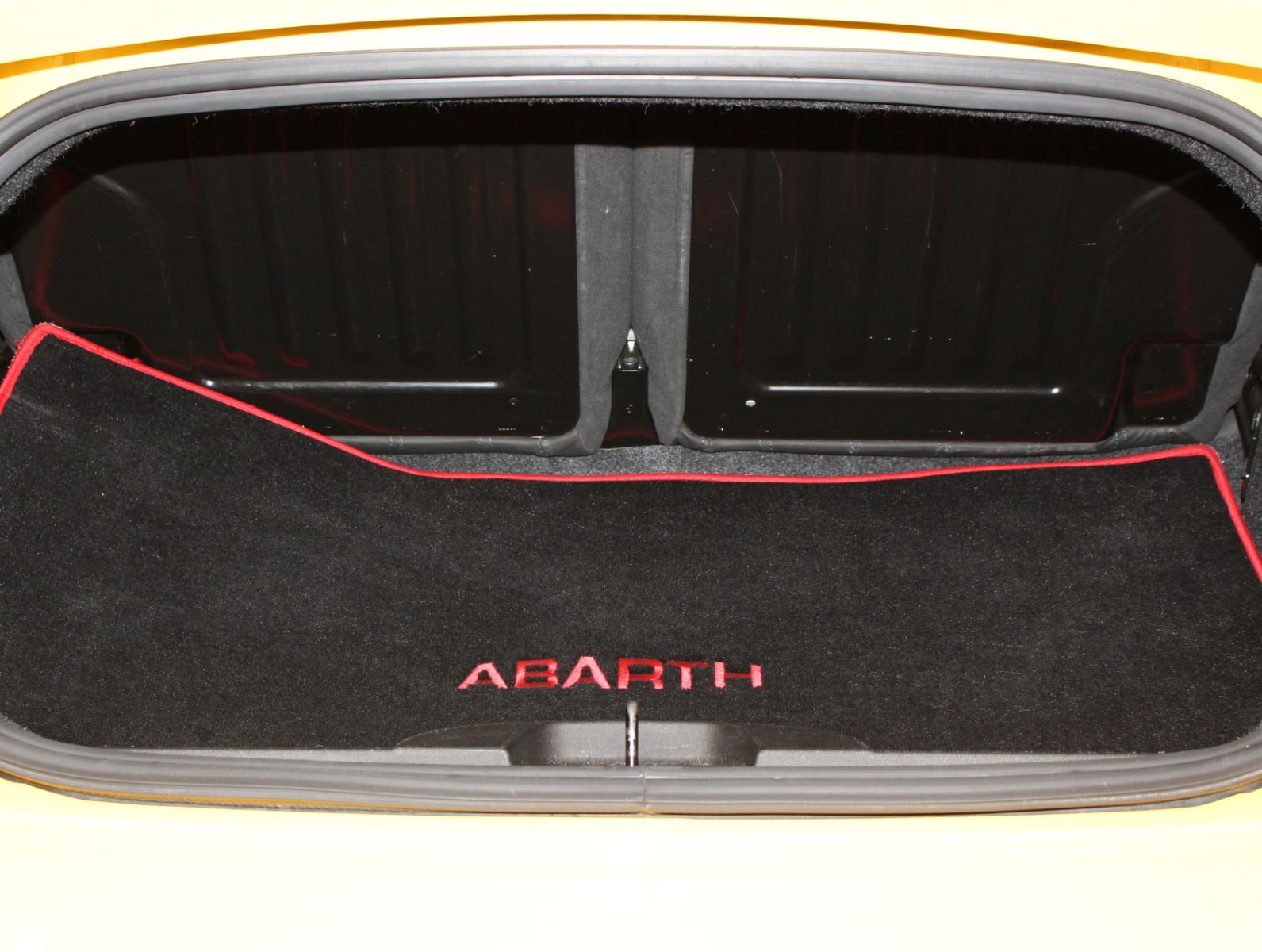 Fahrzeugabbildung Abarth 500 Cabrio 595 C Turismo 2.Hand+Navi+PDC+DAB