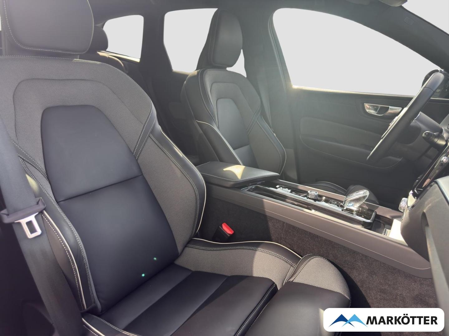 Volvo XC60 AUT.*PLUS DARK*2WD*PANO*LED*WINTERPAKET*E-S