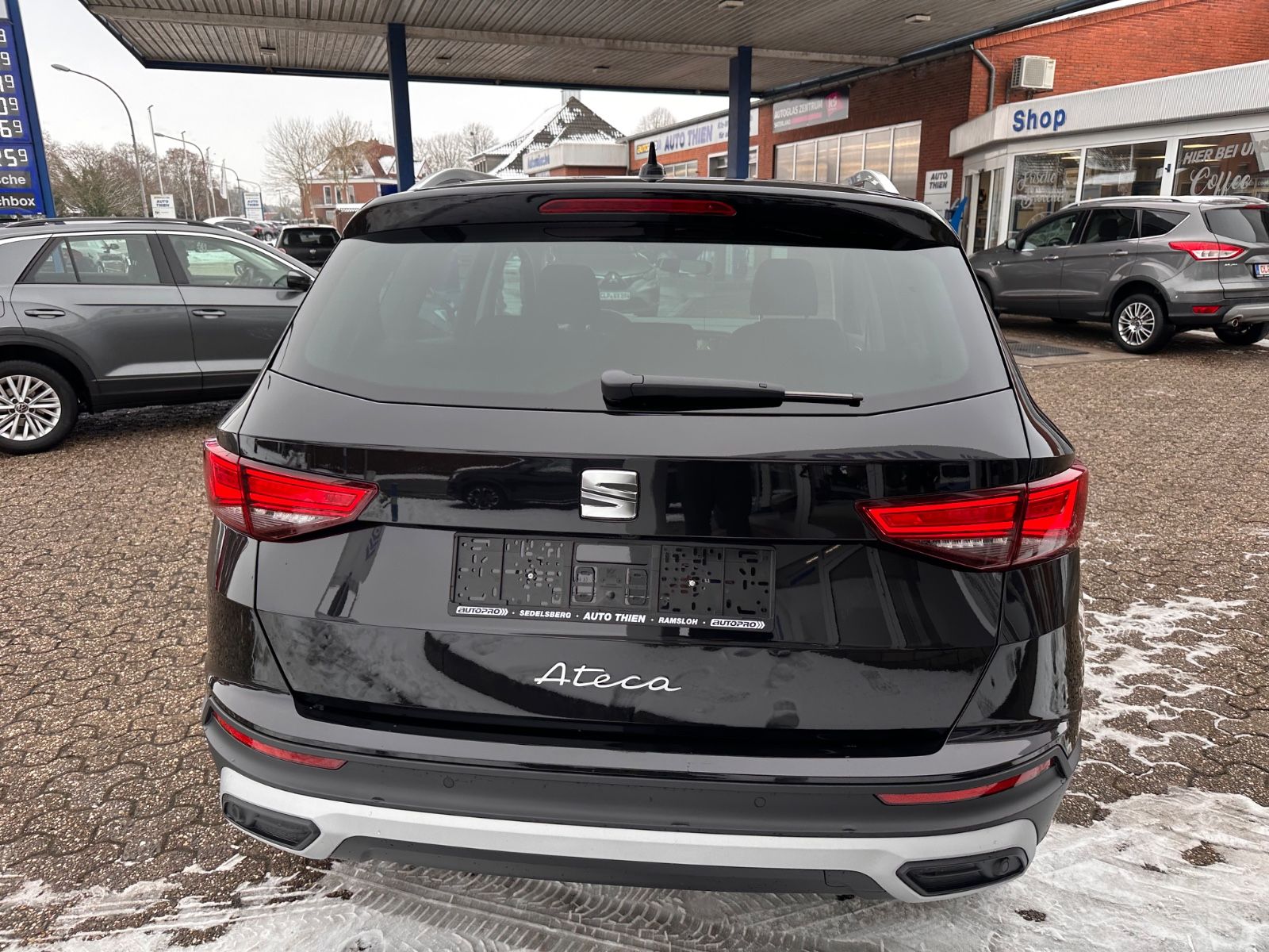 Fahrzeugabbildung SEAT Ateca 1.5 TSI Style DSG AHK/Navi/ACC/LED/SHZ/APP