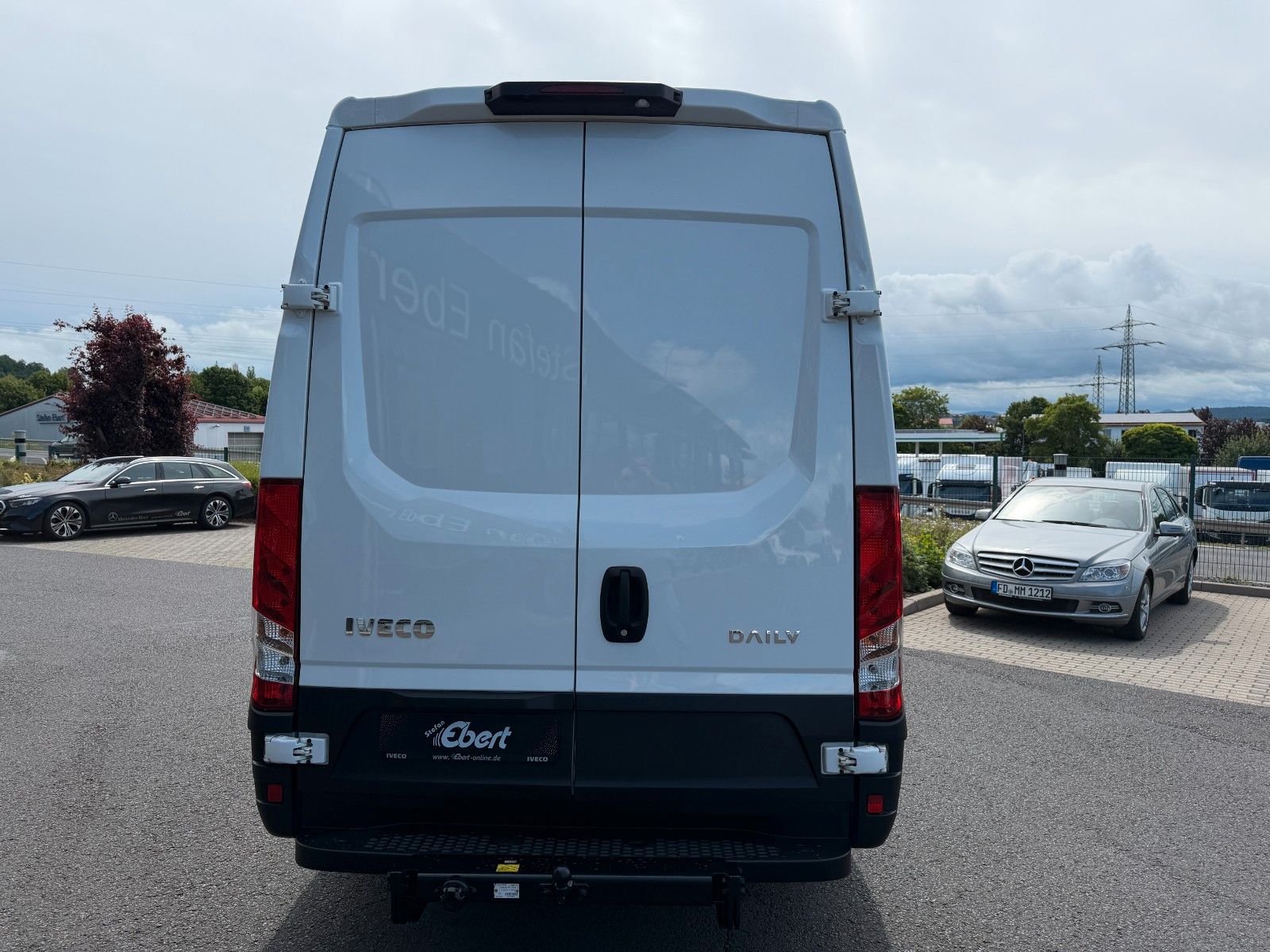 Fahrzeugabbildung Iveco Daily 35S18HA8 Kastenwagen Automatik*Klima*AHK