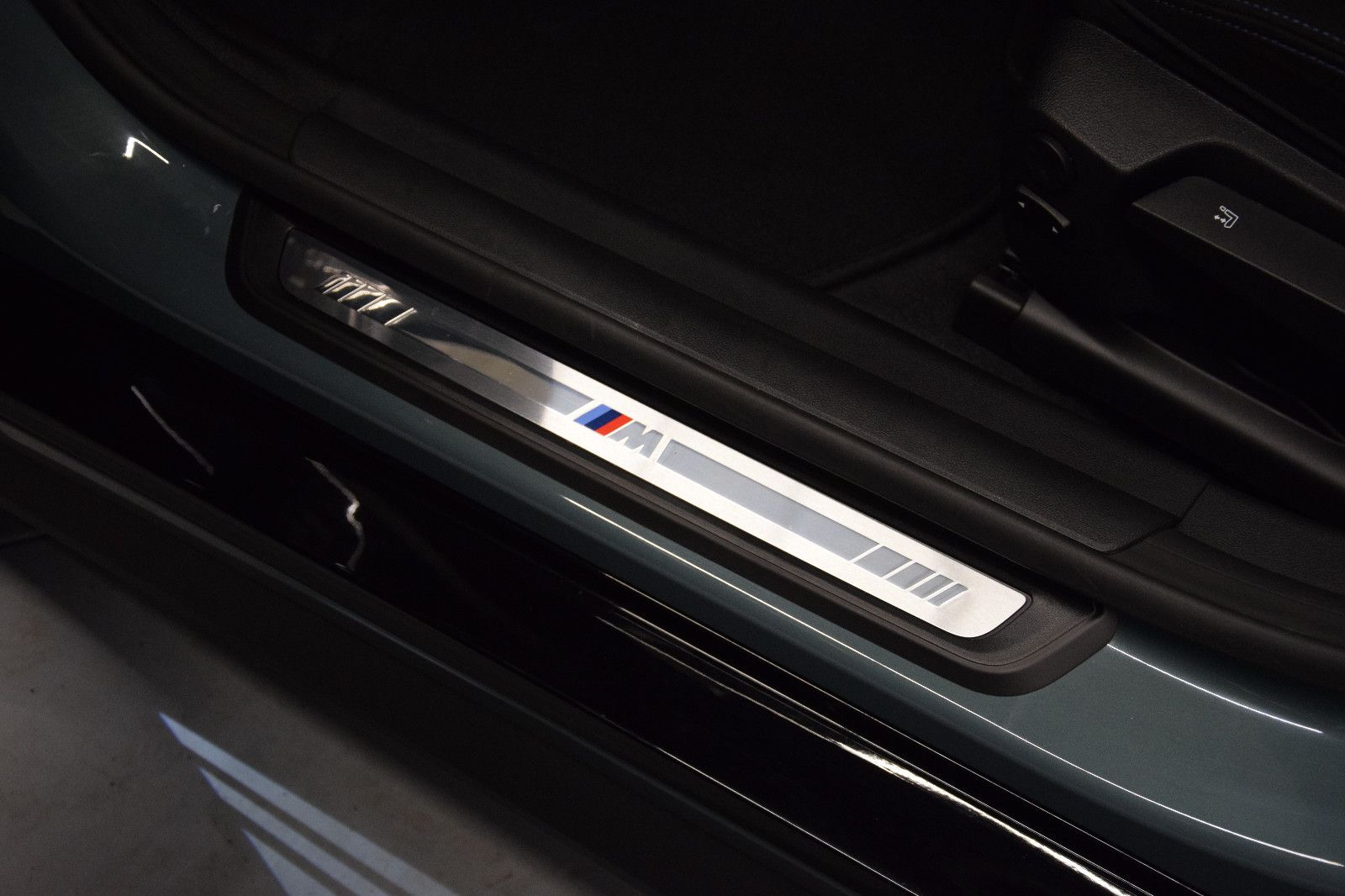 Fahrzeugabbildung BMW 420d xDrive MSport Pano HuD ACC Keyless 360° Amb