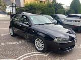 Alfa Romeo ALFA ROMEO 147 1.6 16V TS 5 105CV porte Distinct - gebrauchte Alfa Romeo 147 aus dem Jahr 2007