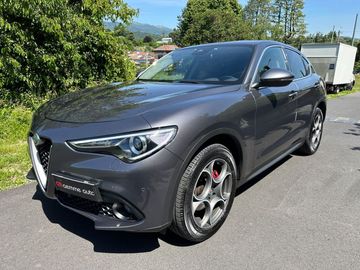 Alfa-Romeo Stelvio - 1