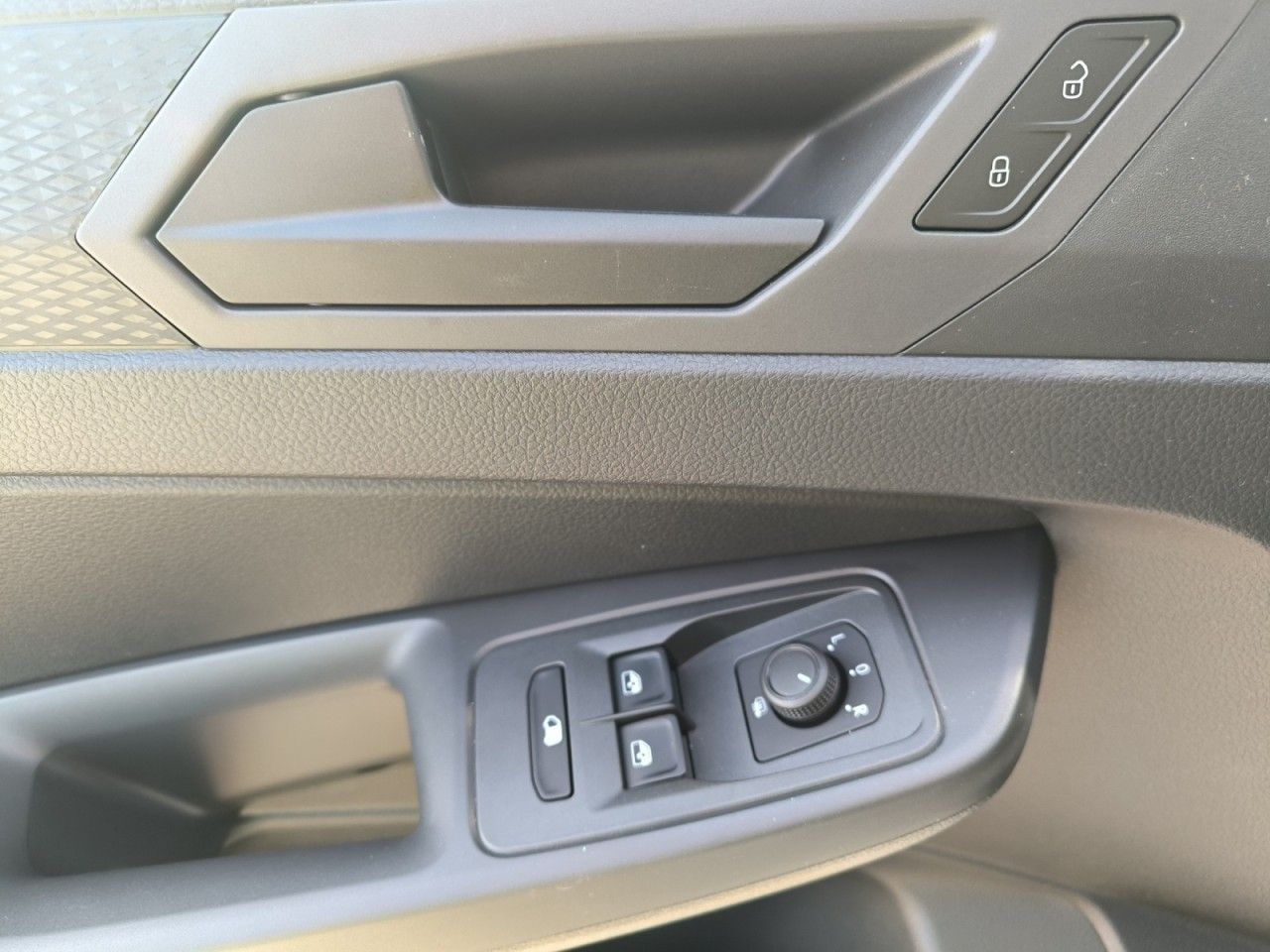 Fahrzeugabbildung Volkswagen Caddy Cargo Design Edition 2.0 TDI 75 kW