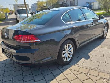 Volkswagen Passat - 10