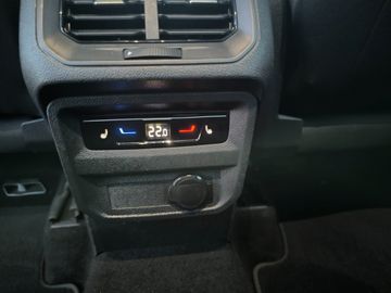Volkswagen Tiguan - 10
