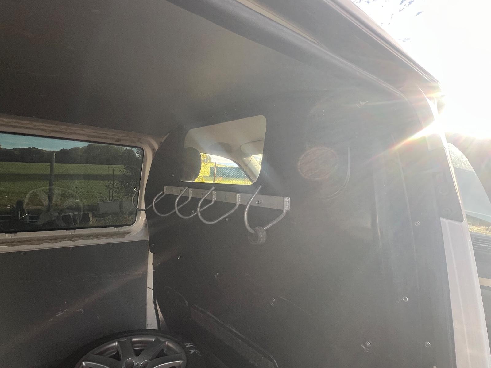 Volkswagen Transporter 2012 — photo 6