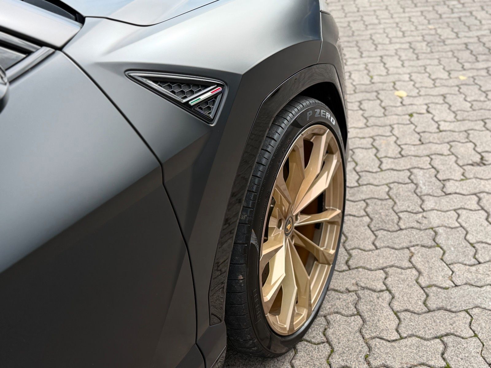 LAMBORGHINI Urus Urus 4.0 V8 Autom. MwSt/23-Zoll/B&amp;O/360°/PANO – Ansicht 12