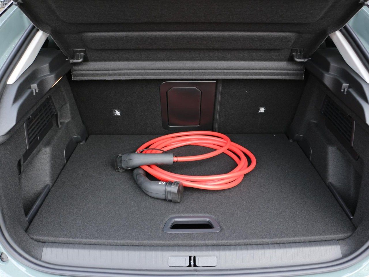 Fahrzeugabbildung Citroën ë-C4 156 Max