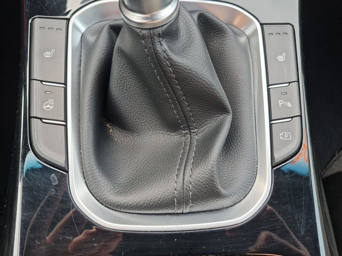 Fahrzeugabbildung Hyundai i30 ADVANTAGE 1.0 T-GDI KLIMA+PDC+KAMERA+SHZ+ACA