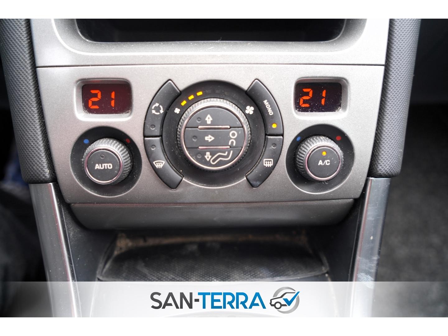 Peugeot 308 2010 — photo 27