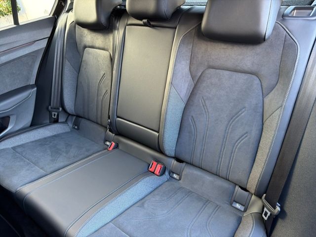 Fahrzeugabbildung Volkswagen Golf VIII 1.5 TSI STYLE KAMERA SHZ LED IQ.LIGHTS