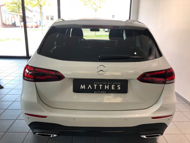 Fahrzeugabbildung Mercedes-Benz B 180 d /Night /Pano/Multibeam/Progressive/Sound