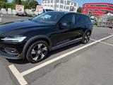 Volvo V60 Cross Country B4 D AWD Geartronic Pro Pro - Volvo V60 Cross Country von privat
