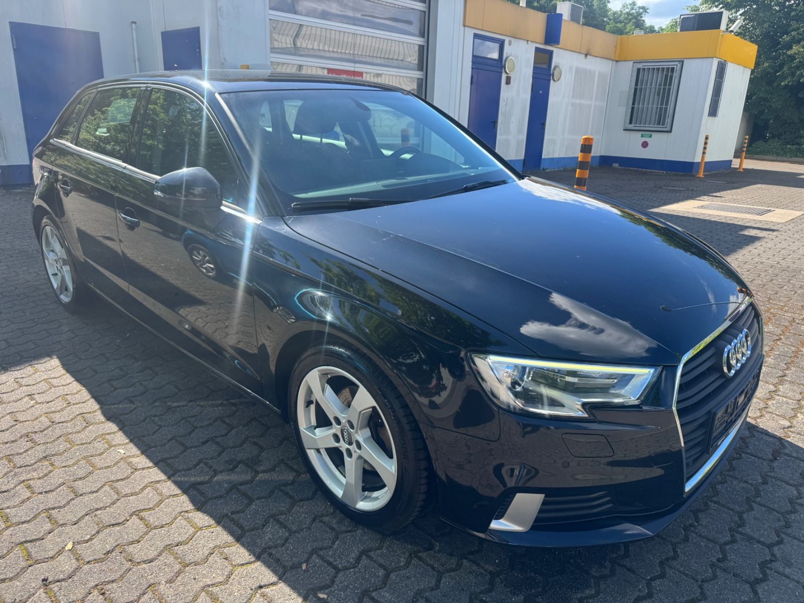 Fahrzeugabbildung Audi A3 Sportback sport Navi+LED+Bluetooth
