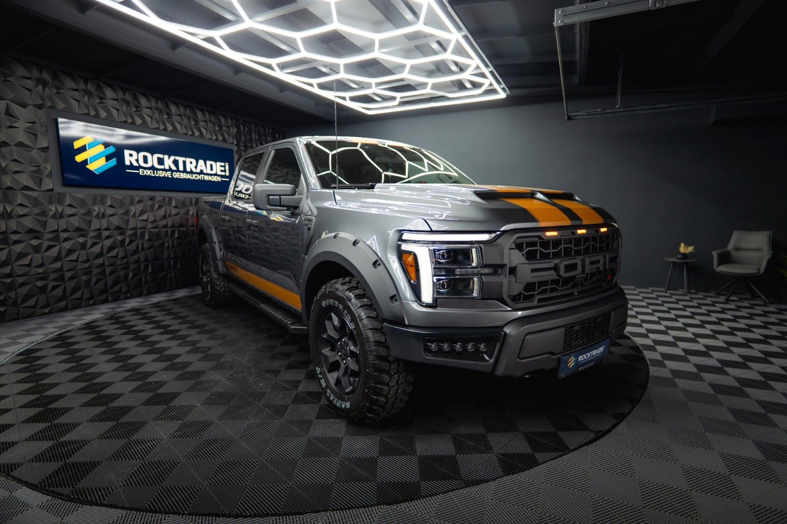 Fahrzeugabbildung Ford F150 5.0L V8 4x4 Offroad SuperCrew RAPTOR 19%