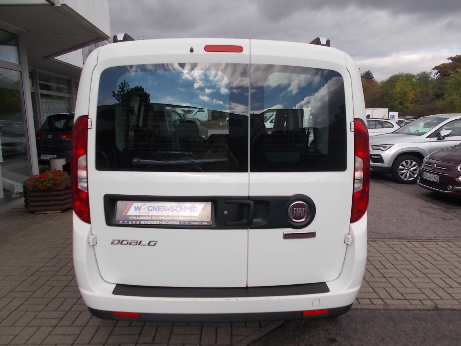 Fahrzeugabbildung Fiat Doblo Kombi SX 1.6 Mjet (90 PS)