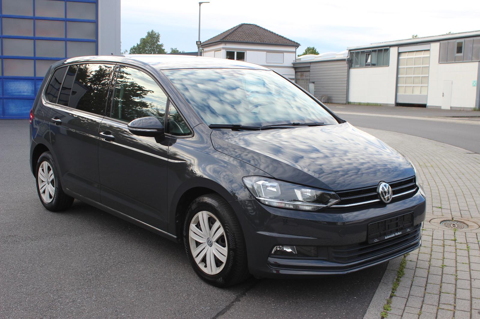 Volkswagen Touran Trendline 7Sitze/Automat/Navi/PDC/1Hand