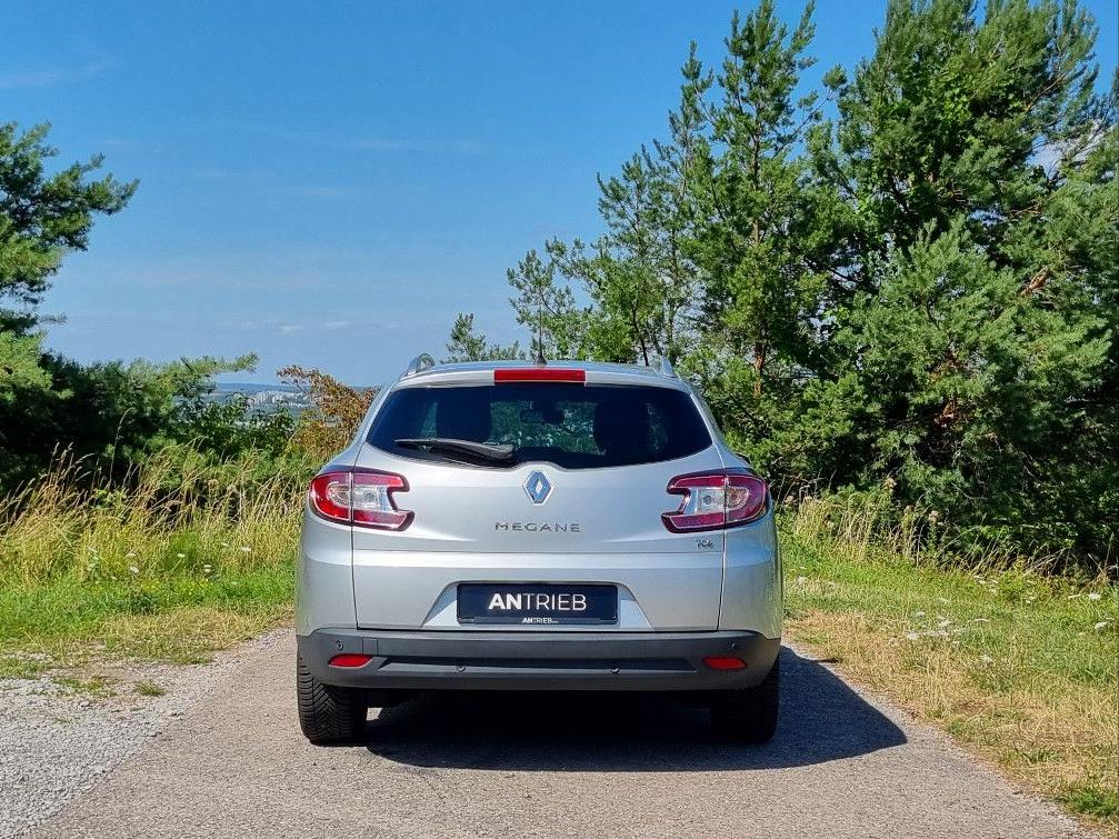 Renault Megane 2011 — engine 1.397 cm³, 131 HP (96kW)
