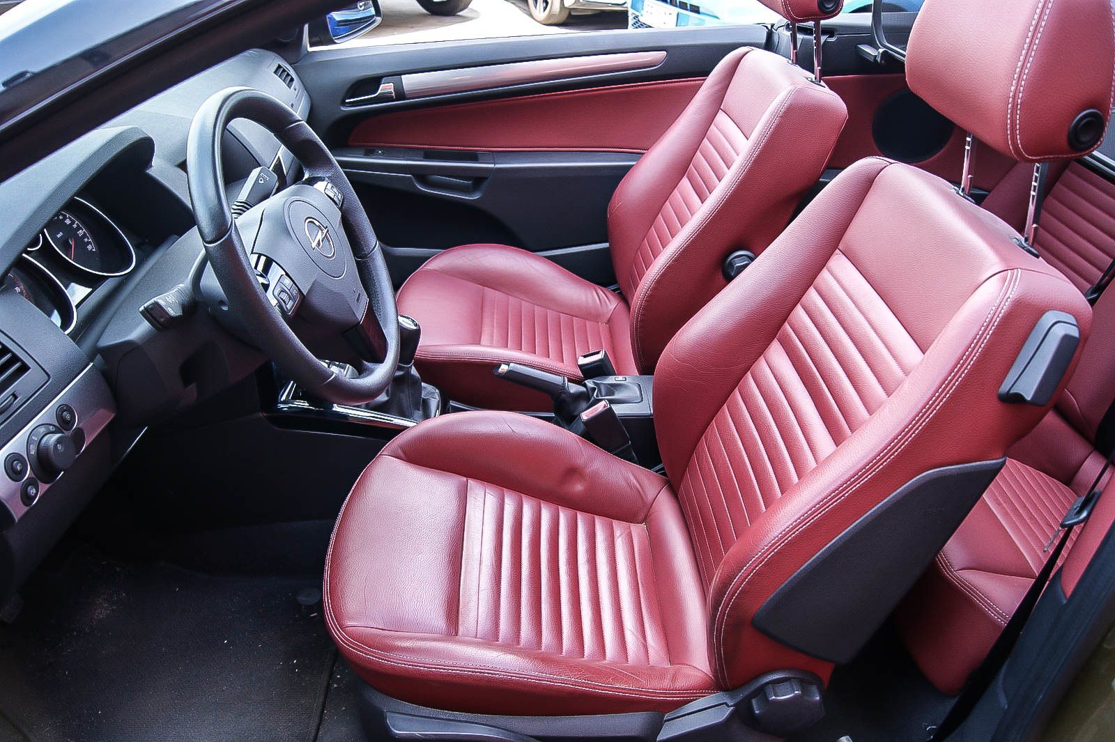 Fahrzeugabbildung Opel Astra H Twin Top ENDLESS SUMMER erst 52.058km !!