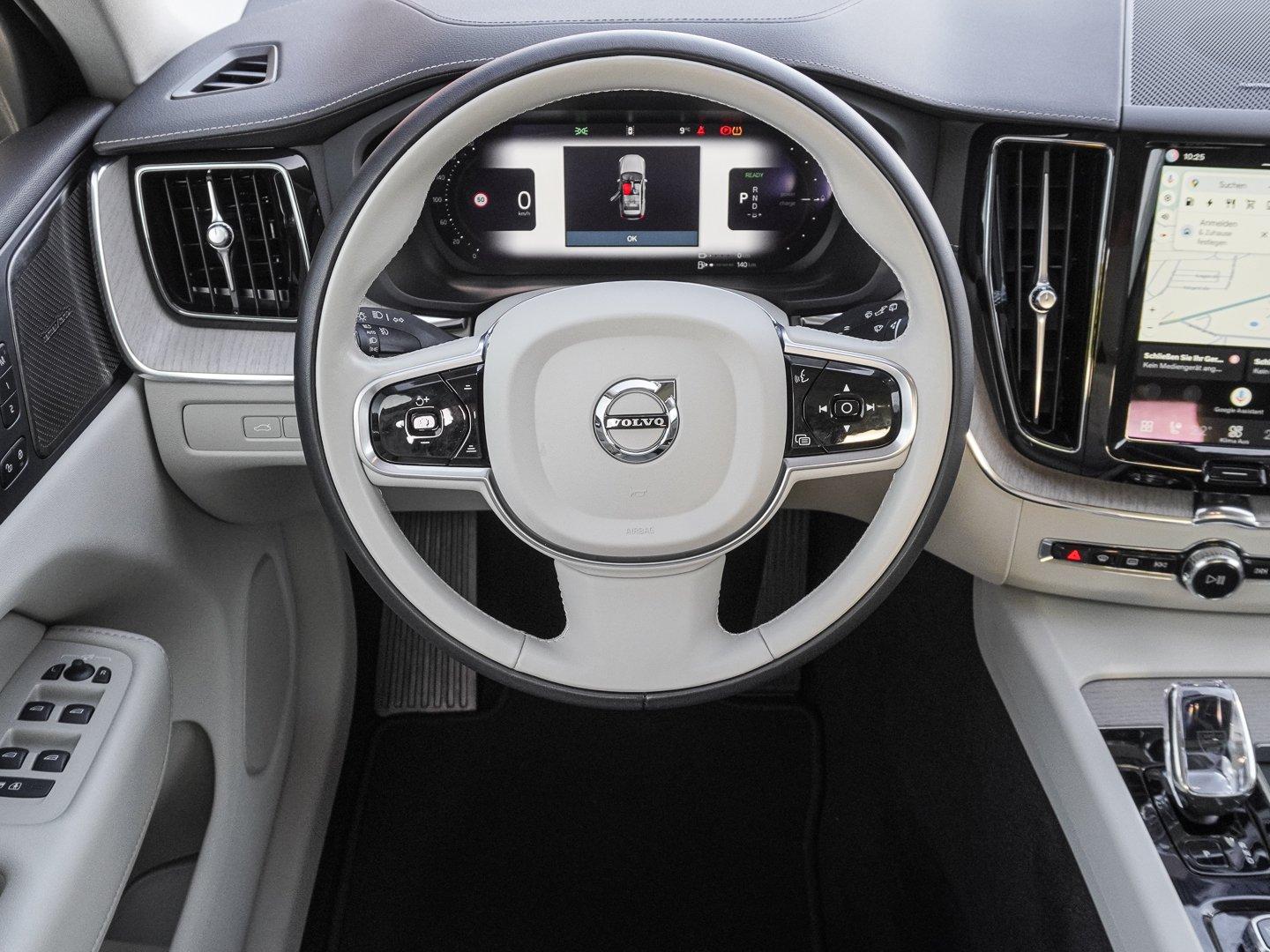 Volvo XC60 T8 AWD Ultra Bright Plug-in Hybrid MASSAGE