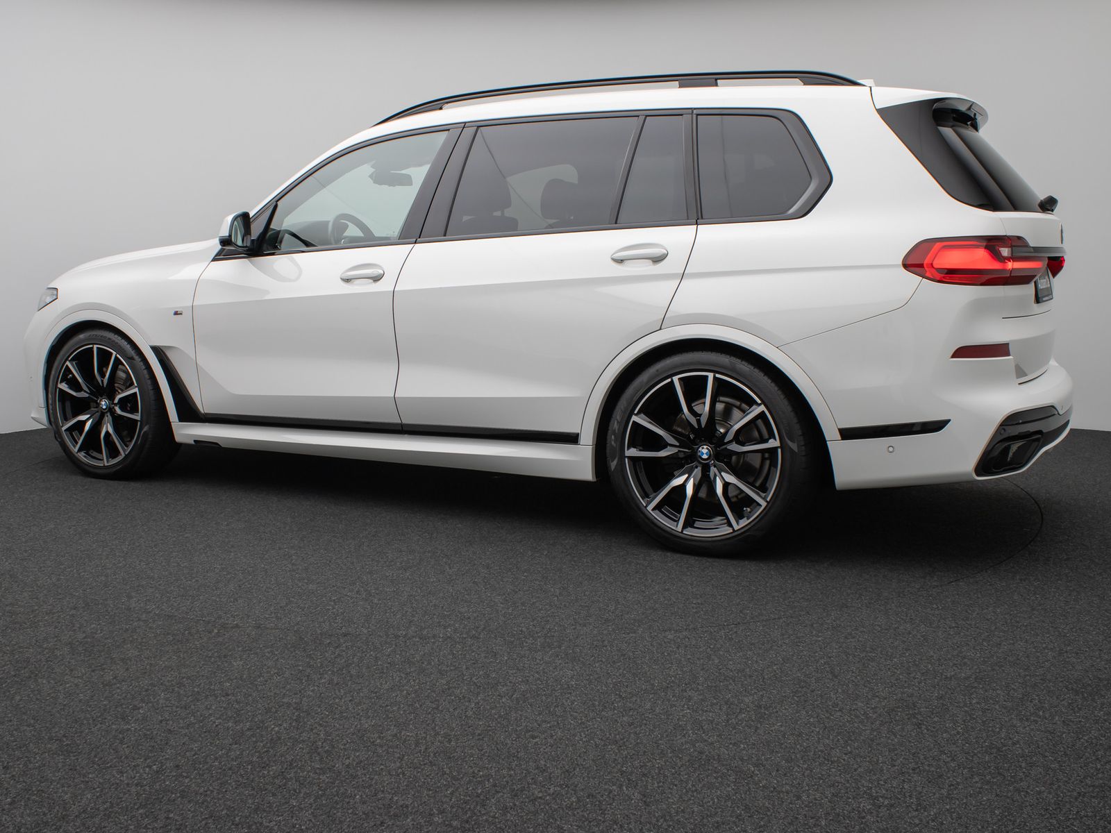 Fahrzeugabbildung BMW X7 xD40d M Sport 360°Laser DAB Individual 22Zoll