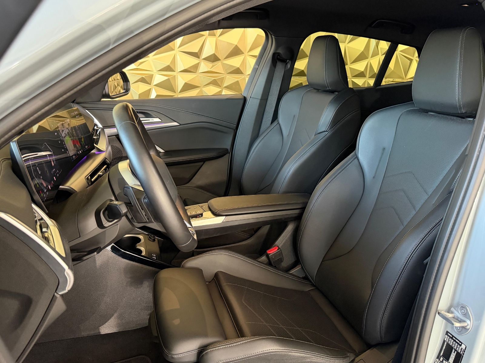 BMW X2 18d sDrive M-SPORTPAKET 1.HAND NAVI LEDER EU6 foto 2