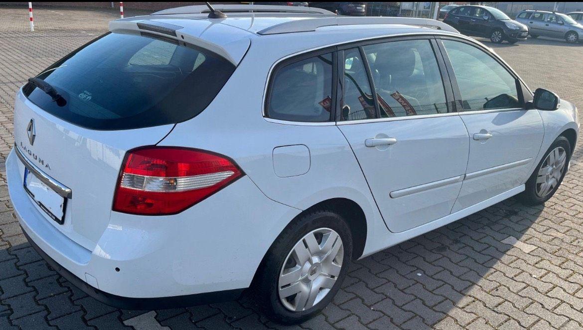 Renault Laguna 2009 — rear view