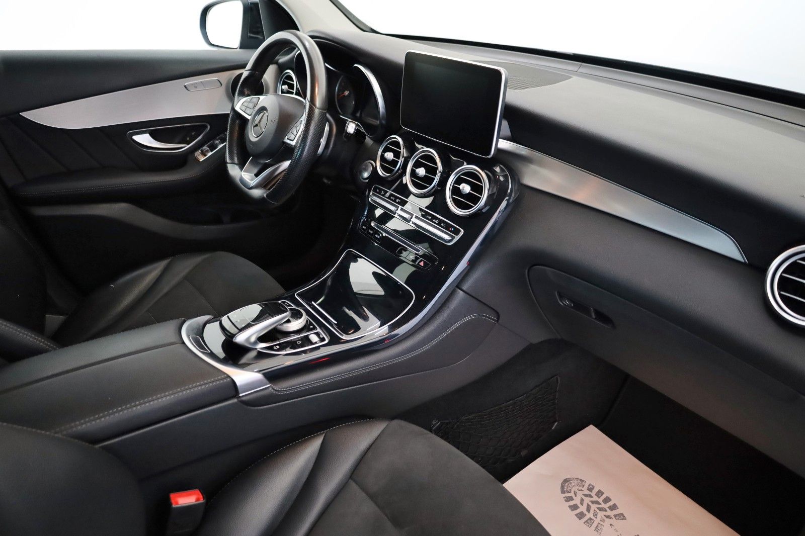 Fahrzeugabbildung Mercedes-Benz GLC 300 4M Exclusive AMG Int. TLeder,Navi,LED,SH
