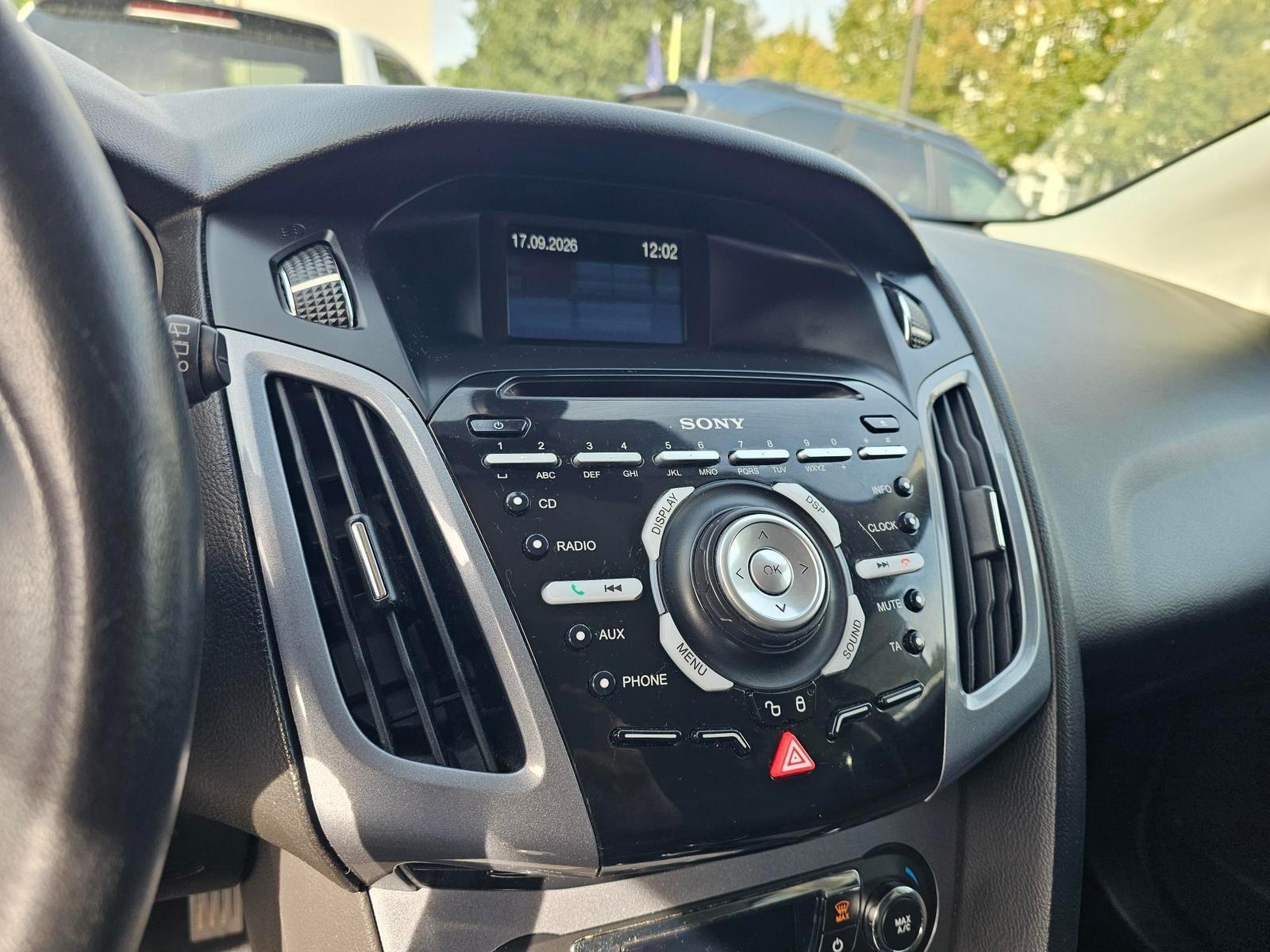 Ford Focus 2013 — photo 18
