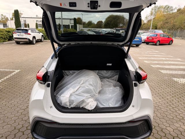 Toyota C-HR  Hybrid FWD Black&White