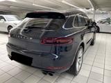 Porsche Macan Turbo mit Performance Paket - Porsche Gebrauchtwagen in Tübingen