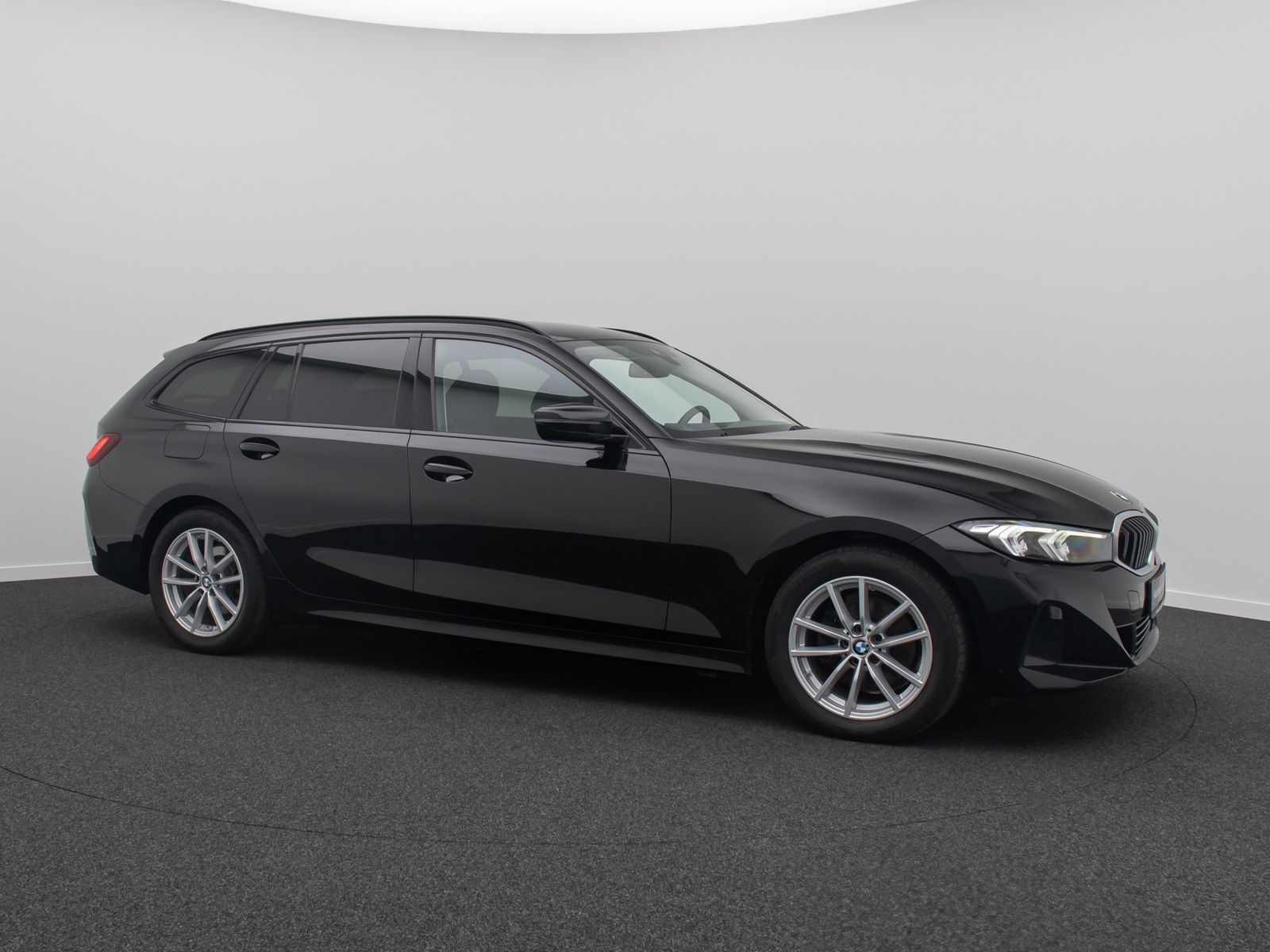 Fahrzeugabbildung BMW 320d CockpitPro PDC GeschwindigReg DAB Sitzhzng