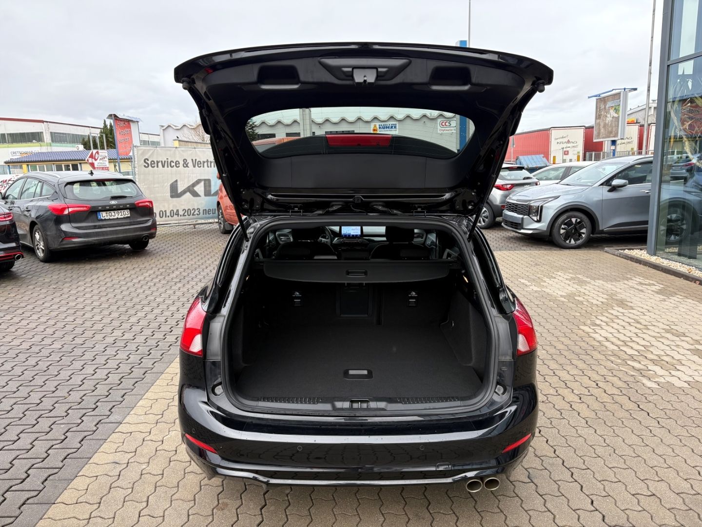 Fahrzeugabbildung Ford Focus Turnier ST-Line SpurhalteASS LED Kamera