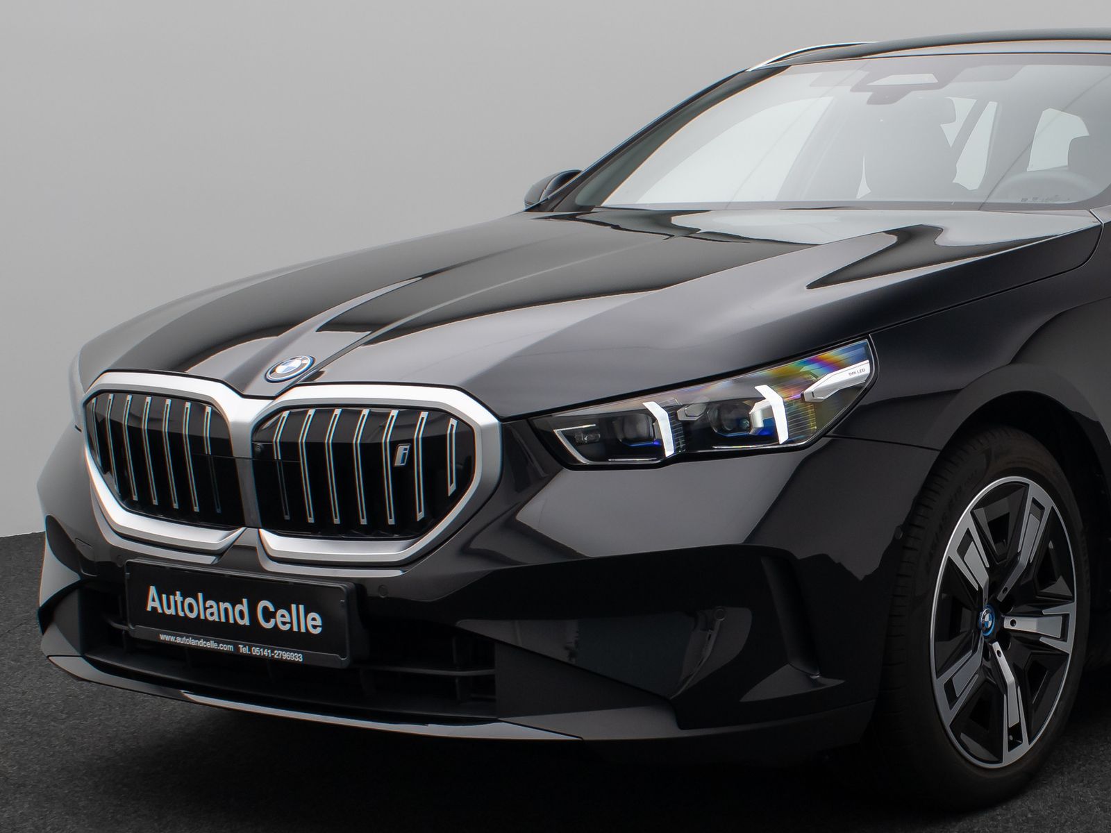 Fahrzeugabbildung BMW i5 eD40 360°HUD DAB B&W ACC 4xKlima Sport 19Zoll