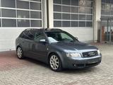 Audi A4 3.0 quattro Avant S-line //BOSE //Schiebedach - Audi A4 aus 2002: Line