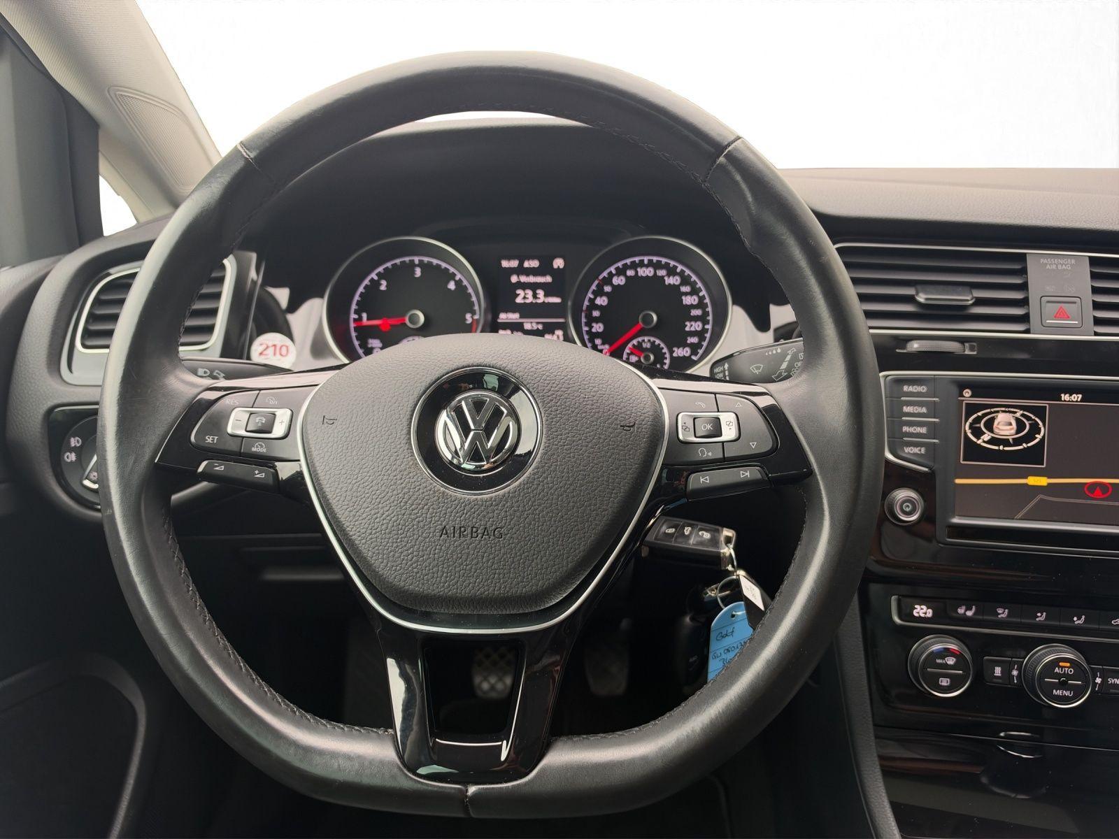 Volkswagen Golf 2.0 TDI Highline*Navi*Pano*ACC*Leder*StHz*K