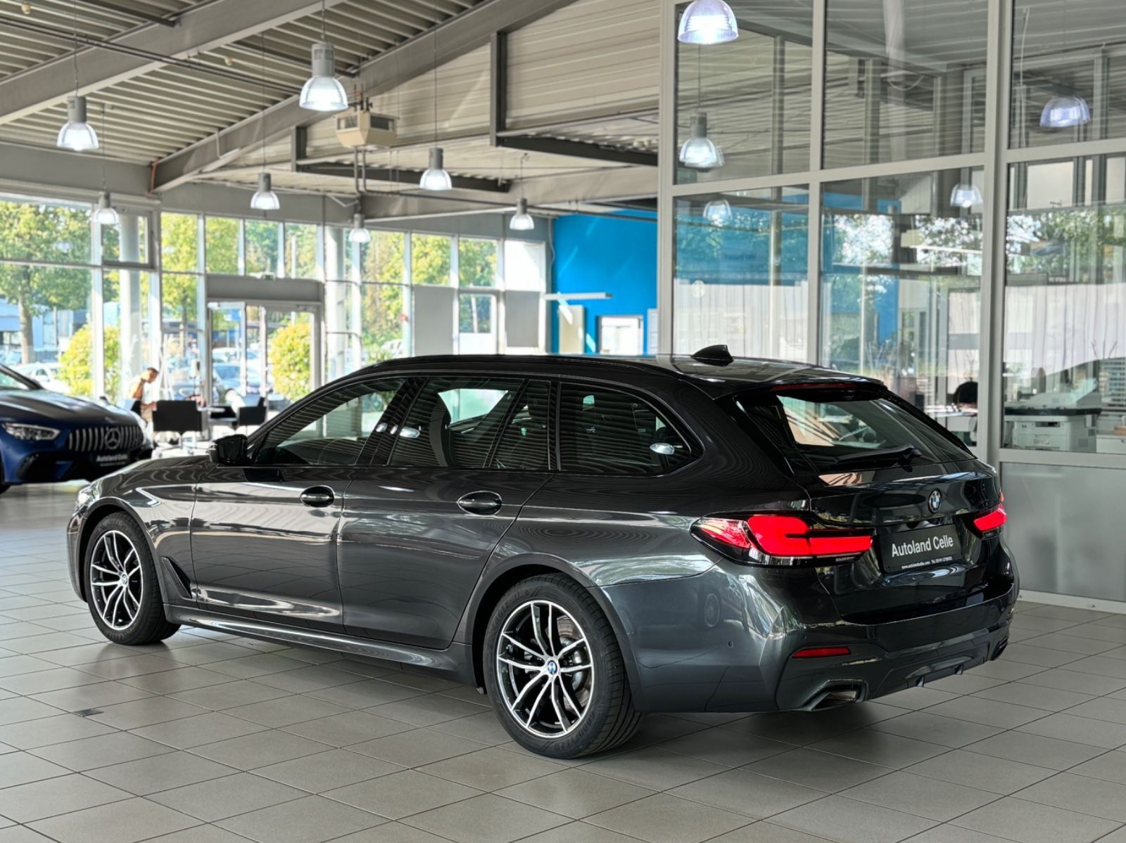 Fahrzeugabbildung BMW 520d M Sport Kamera DAB HiFi Alarm Individual