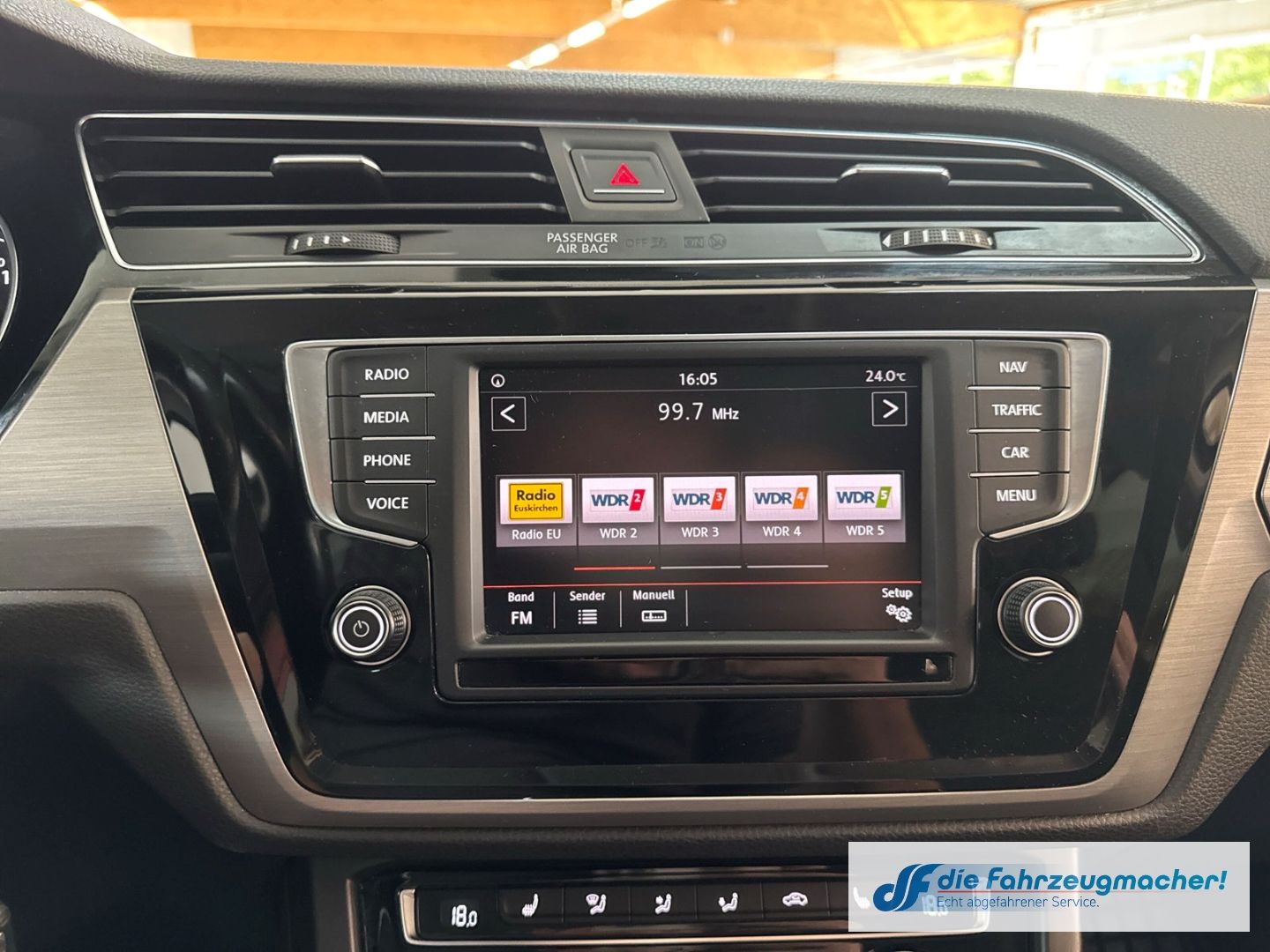 Fahrzeugabbildung Volkswagen Touran Comfortline 2,0TDi Navi Dyn. Kurvenlicht
