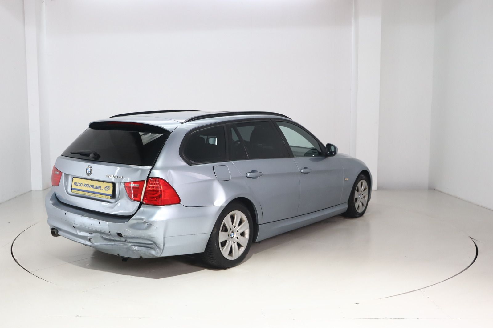 Fahrzeugabbildung BMW 320 d Touring *Panoramadach